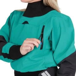 NRS Womens Flux Drytop 6 NRS Womens Flux Drytop -Werner Paddles Geschaft NRS Flux 23 Drytop Women Trockenjacke Damen 22516 06 Jade Model ChestPocket 061722 24802 1280x1280 1280x1280