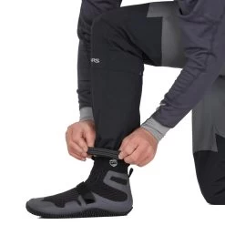 NRS Freefall Dry Pants 6 NRS Freefall Dry Pants -Werner Paddles Geschaft NRS Freefall Dry Pant Trockenhose 22520 04 Gray Model Cuff 102121 21493 1280x1280 1280x1280